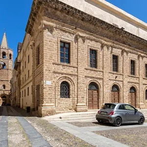la-finestra-sul-teatro.hotelsalgherosardinia.com/